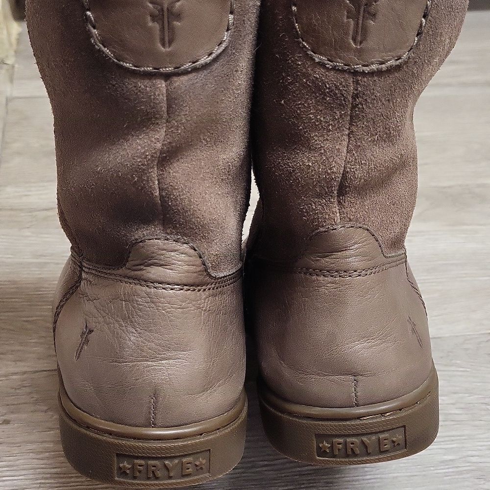 💛 FRYE Taupe‎ Leather Winter Ankle Boots with Rubber Sole. Size 7,5 - Picture 5 of 10